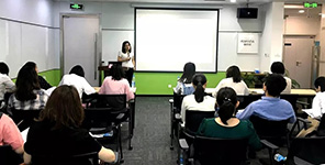 講師(shī)專訪 | 邵勵，從(cóng)财務總監到(dào)财稅講師(shī)的(de)華麗(lì)轉型